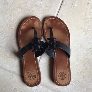 Tory Burch Moore flat thong black size 8.5
